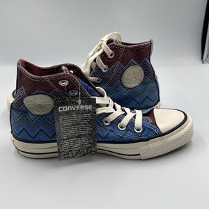 Unique Converse pattern. NWT